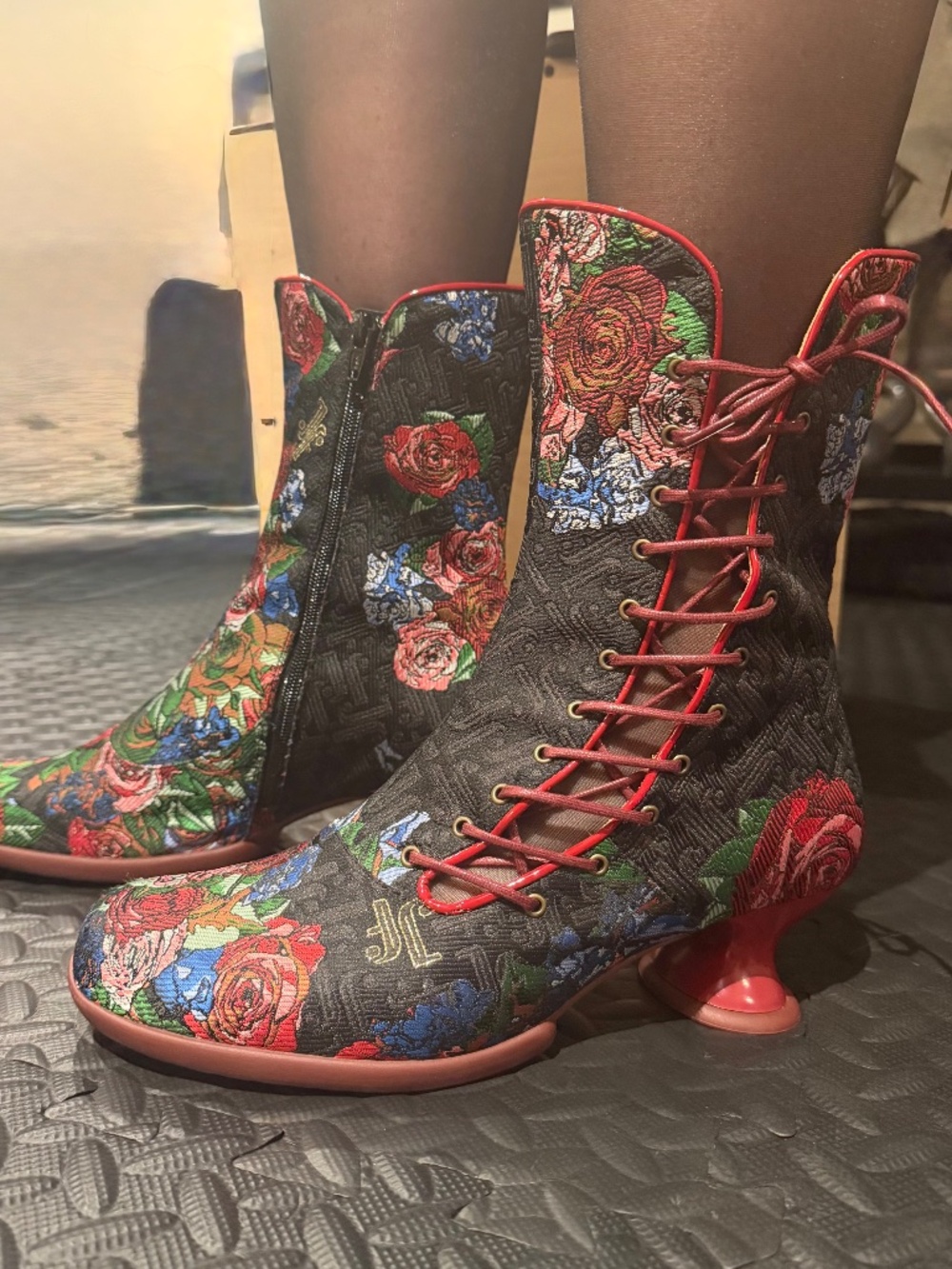 Fluevog Enneagram Spontaneous side lace boot - Picture 10 of 10